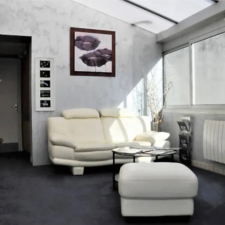 Saint Jean Hotel 2*